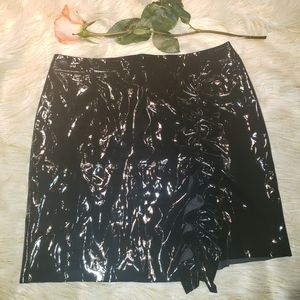 🤑3×25🤑 NWOT! BLACK PATENT MINI SKIRT